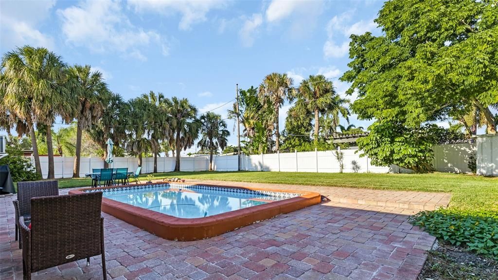 待售: $625,000 (3 贝兹, 2 浴室, 1720 平方英尺)