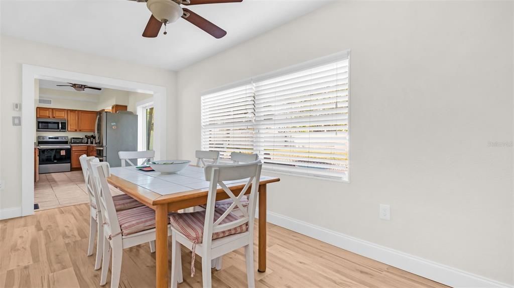 待售: $625,000 (3 贝兹, 2 浴室, 1720 平方英尺)