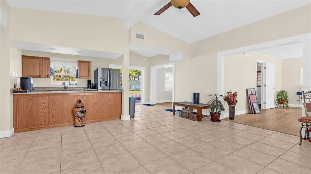 待售: $625,000 (3 贝兹, 2 浴室, 1720 平方英尺)