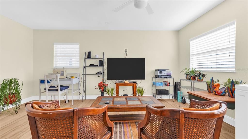 待售: $625,000 (3 贝兹, 2 浴室, 1720 平方英尺)