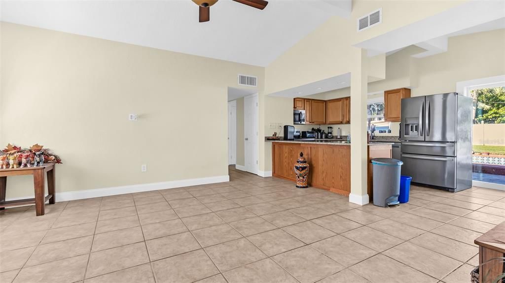 待售: $625,000 (3 贝兹, 2 浴室, 1720 平方英尺)