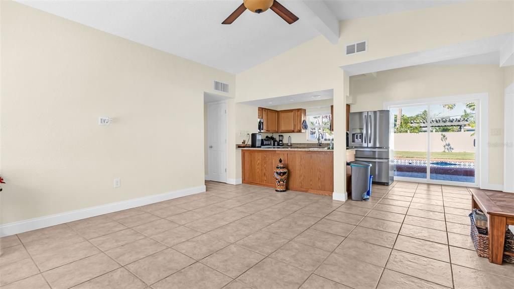 待售: $625,000 (3 贝兹, 2 浴室, 1720 平方英尺)