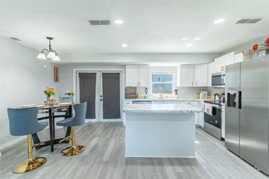 For Sale: $279,000 (3 beds, 2 baths, 1175 Square Feet)