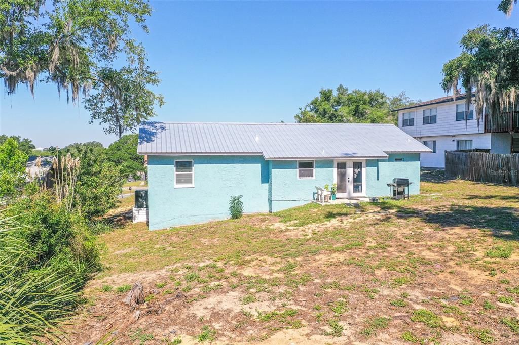 For Sale: $279,000 (3 beds, 2 baths, 1175 Square Feet)