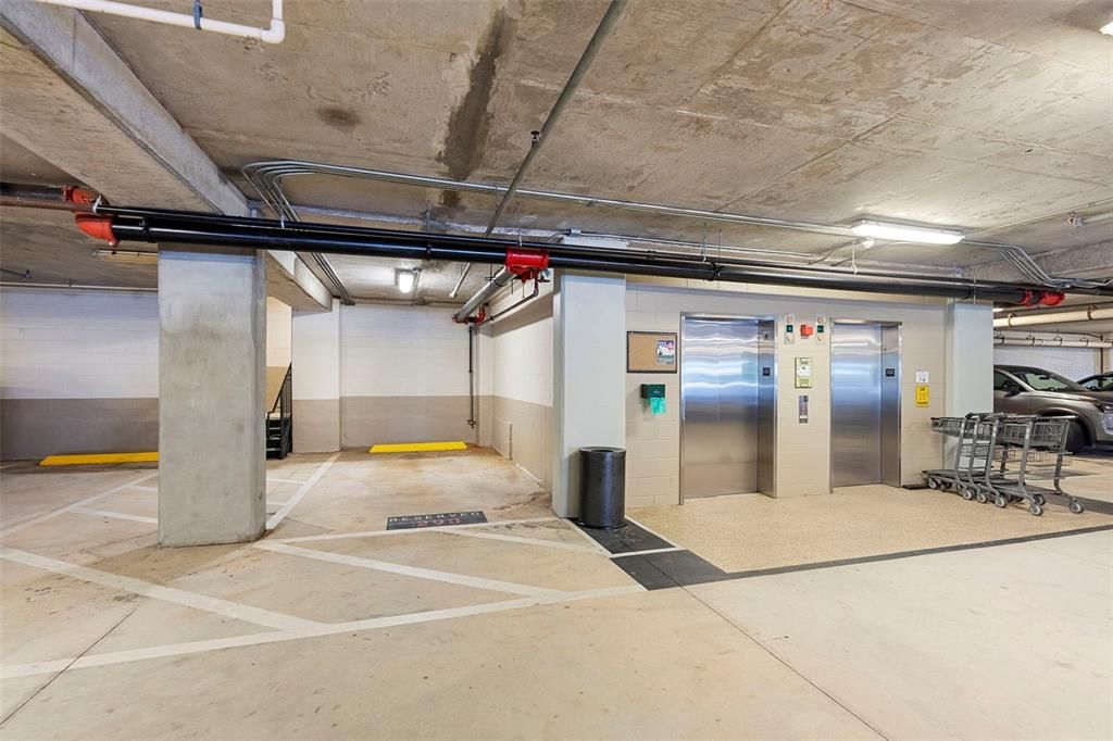 For Sale: $319,000 (1 beds, 1 baths, 992 Square Feet)