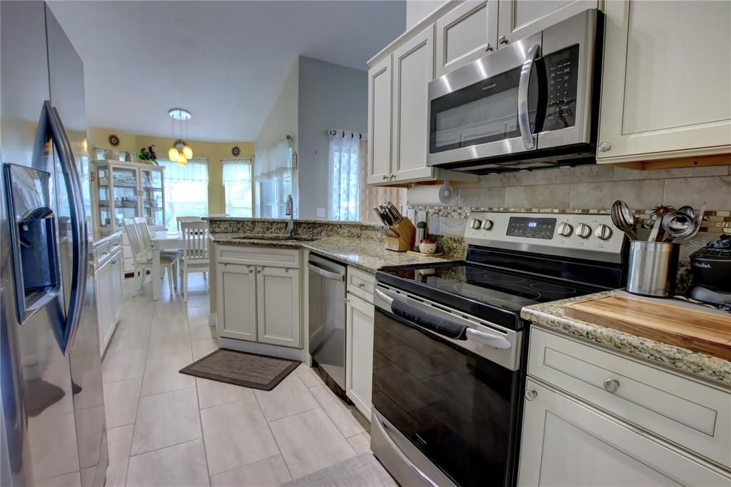 For Sale: $359,900 (3 beds, 2 baths, 1500 Square Feet)