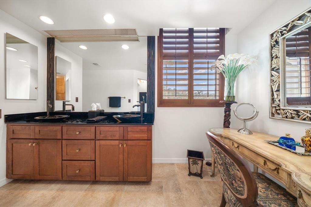 En Venta: $999,000 (2 camas, 2 baños, 1660 Pies cuadrados)