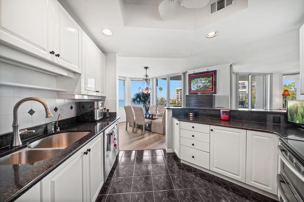 En Venta: $999,000 (2 camas, 2 baños, 1660 Pies cuadrados)