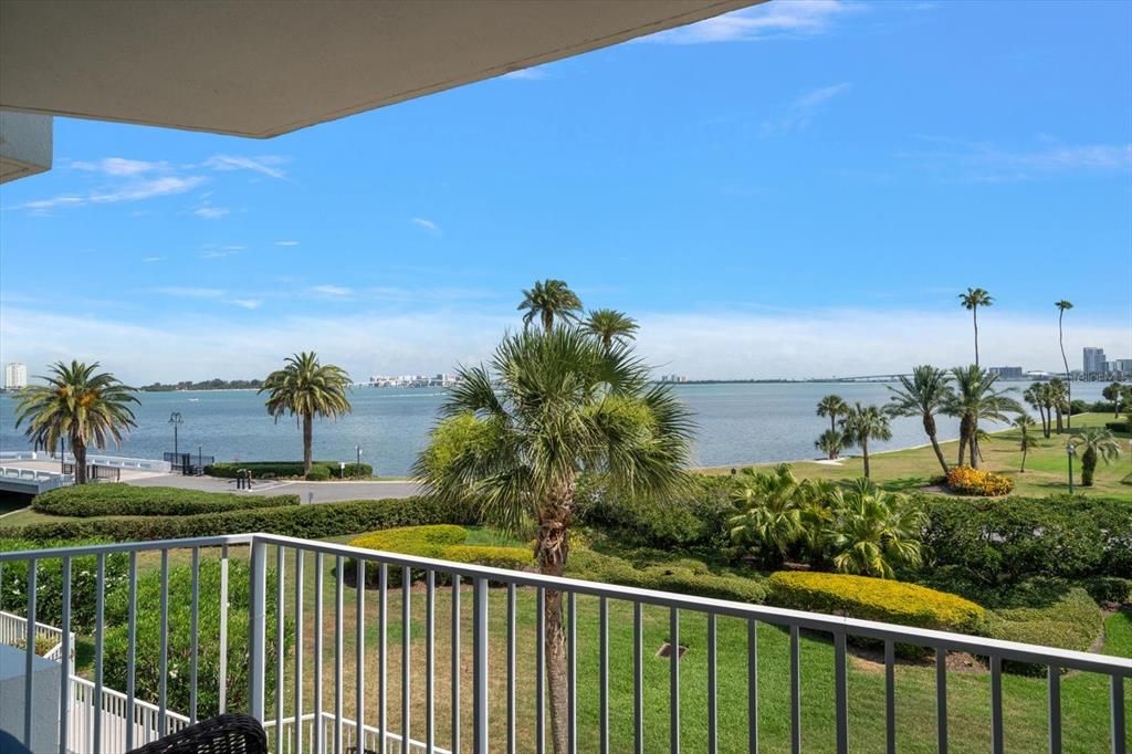 En Venta: $999,000 (2 camas, 2 baños, 1660 Pies cuadrados)