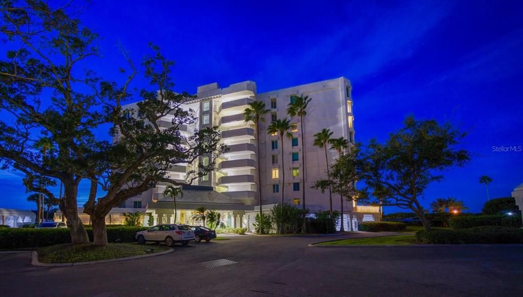 En Venta: $999,000 (2 camas, 2 baños, 1660 Pies cuadrados)