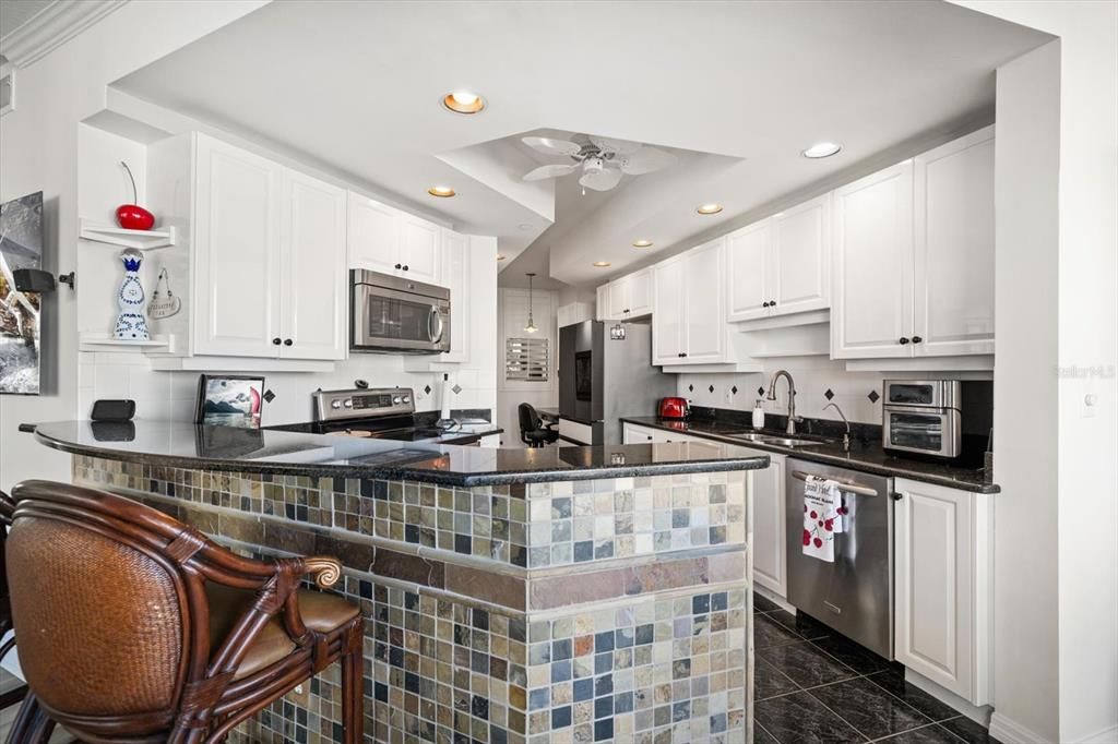 En Venta: $999,000 (2 camas, 2 baños, 1660 Pies cuadrados)