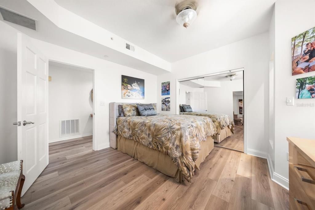 En Venta: $999,000 (2 camas, 2 baños, 1660 Pies cuadrados)