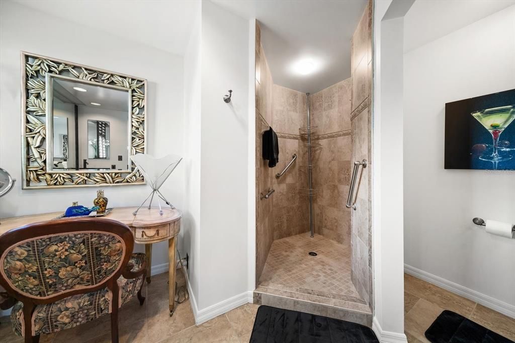 En Venta: $999,000 (2 camas, 2 baños, 1660 Pies cuadrados)