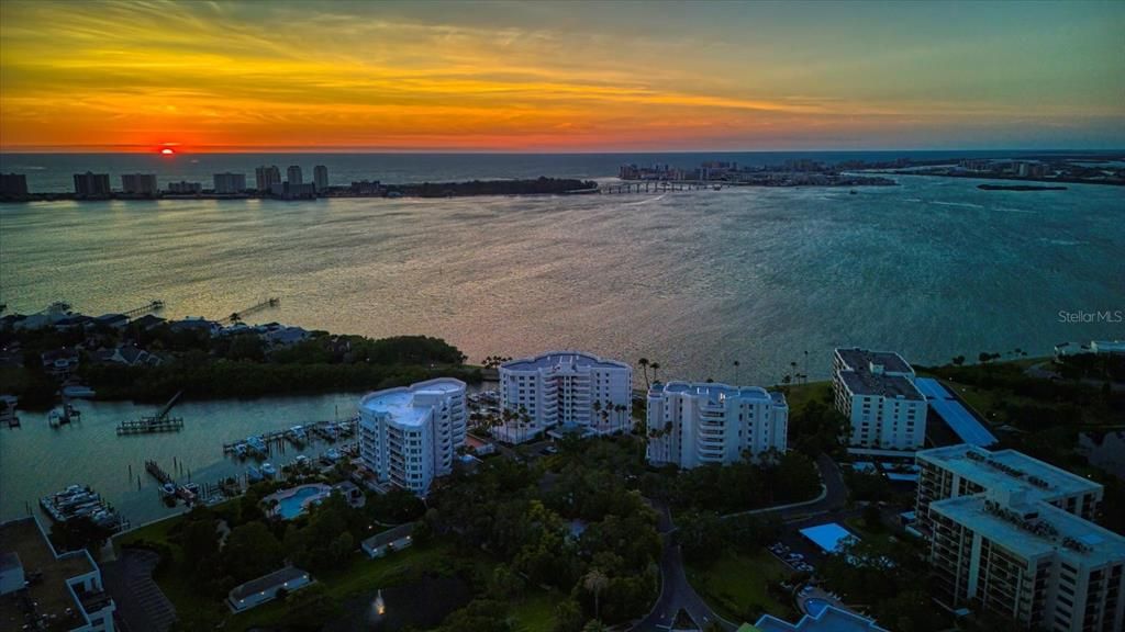 En Venta: $999,000 (2 camas, 2 baños, 1660 Pies cuadrados)