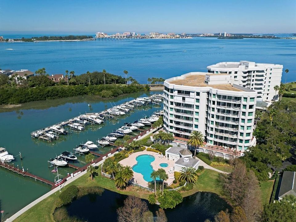 En Venta: $999,000 (2 camas, 2 baños, 1660 Pies cuadrados)