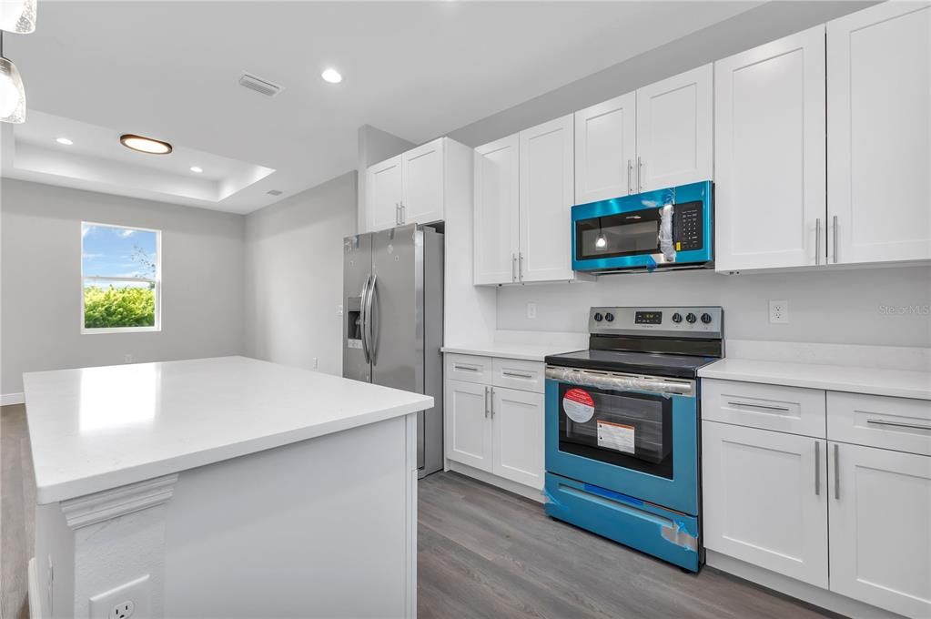 待售: $319,000 (4 贝兹, 2 浴室, 1674 平方英尺)