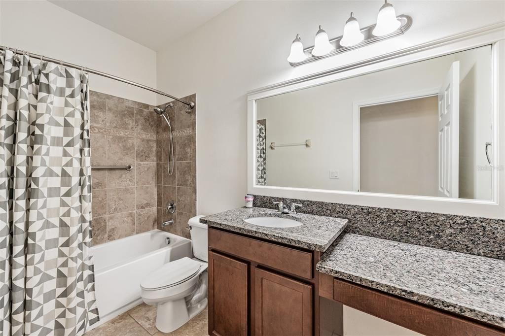 En Venta: $450,000 (3 camas, 2 baños, 2046 Pies cuadrados)