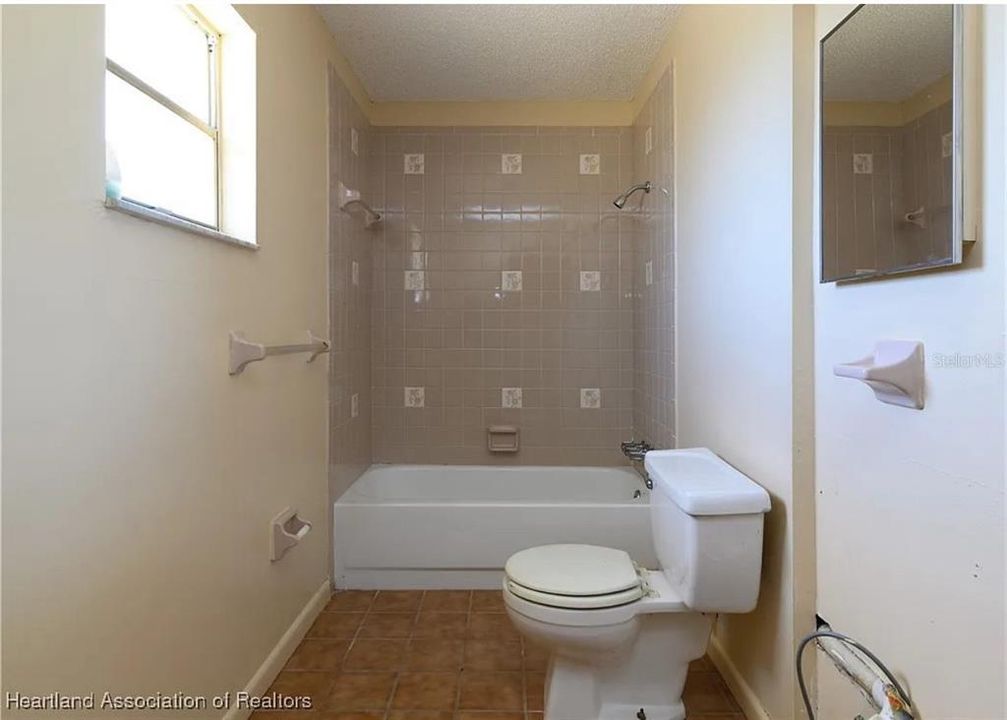 En Venta: $219,000 (3 camas, 2 baños, 1305 Pies cuadrados)