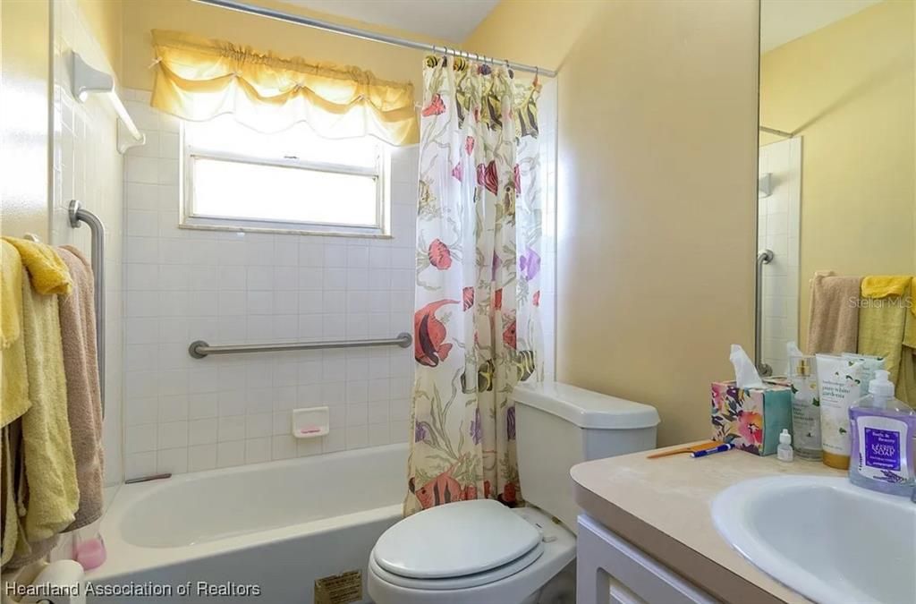 En Venta: $219,000 (3 camas, 2 baños, 1305 Pies cuadrados)