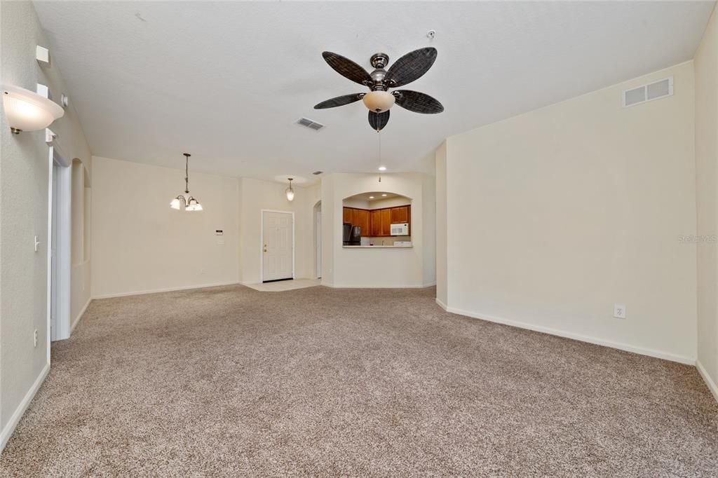 For Rent: $1,695 (3 beds, 2 baths, 1433 Square Feet)