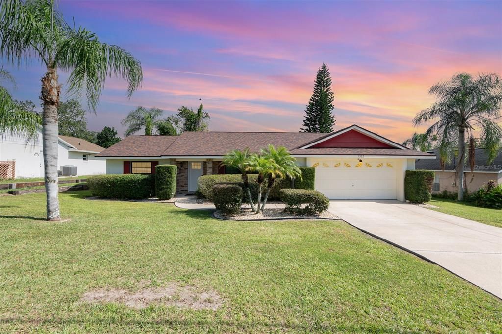 Active With Contract: $290,000 (3 beds, 2 baths, 1298 Square Feet)