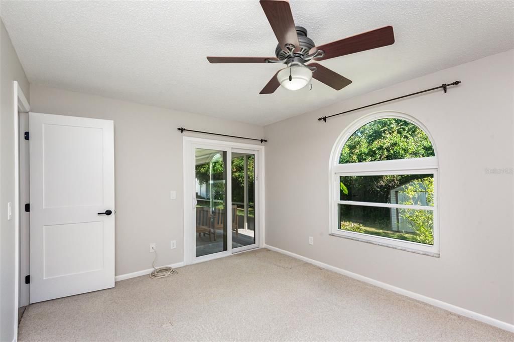 Active With Contract: $290,000 (3 beds, 2 baths, 1298 Square Feet)