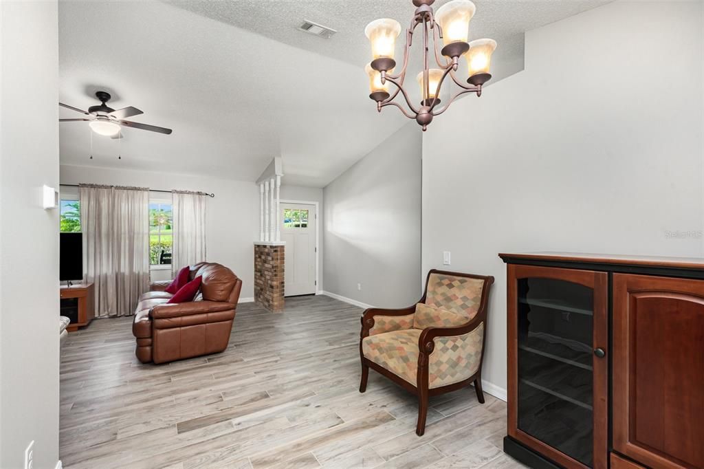 Active With Contract: $290,000 (3 beds, 2 baths, 1298 Square Feet)