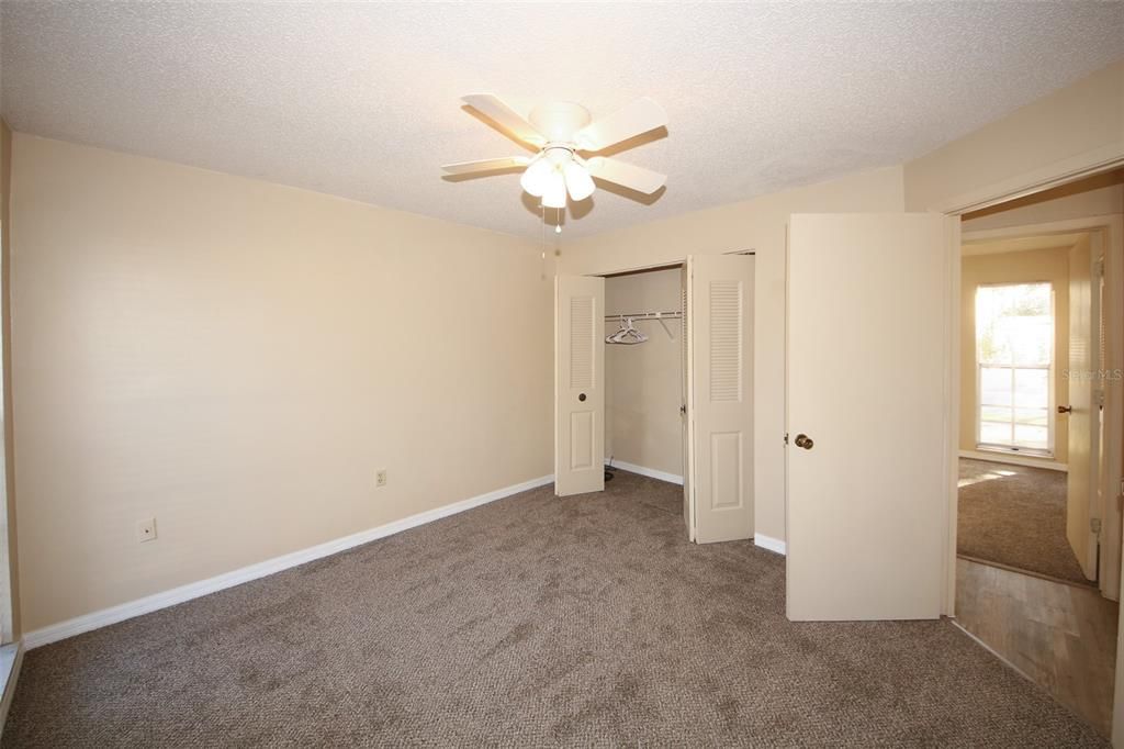 Active With Contract: $208,000 (2 beds, 1 baths, 806 Square Feet)