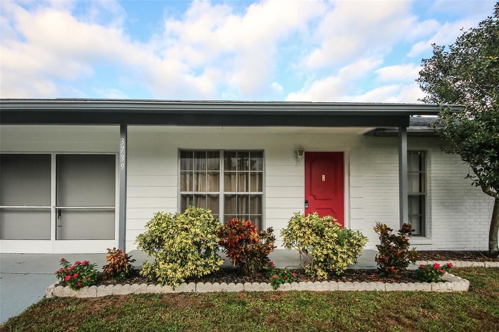 Active With Contract: $208,000 (2 beds, 1 baths, 806 Square Feet)