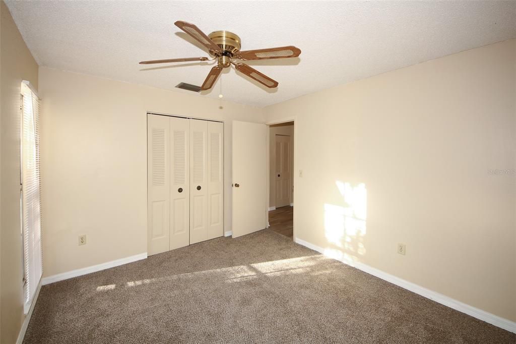 Active With Contract: $208,000 (2 beds, 1 baths, 806 Square Feet)
