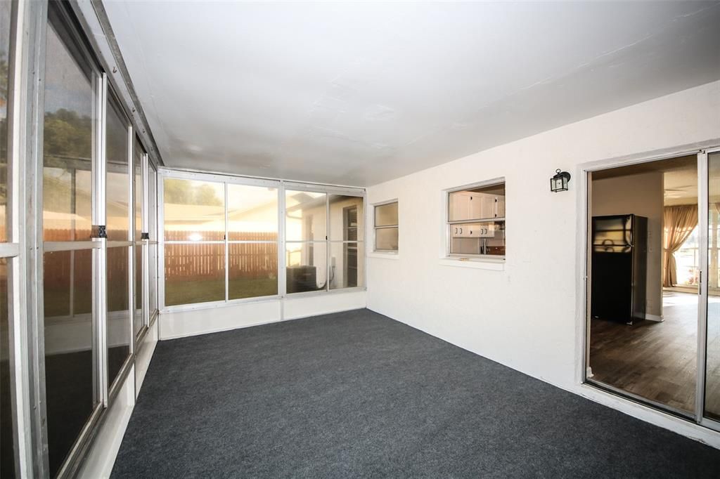 Active With Contract: $208,000 (2 beds, 1 baths, 806 Square Feet)