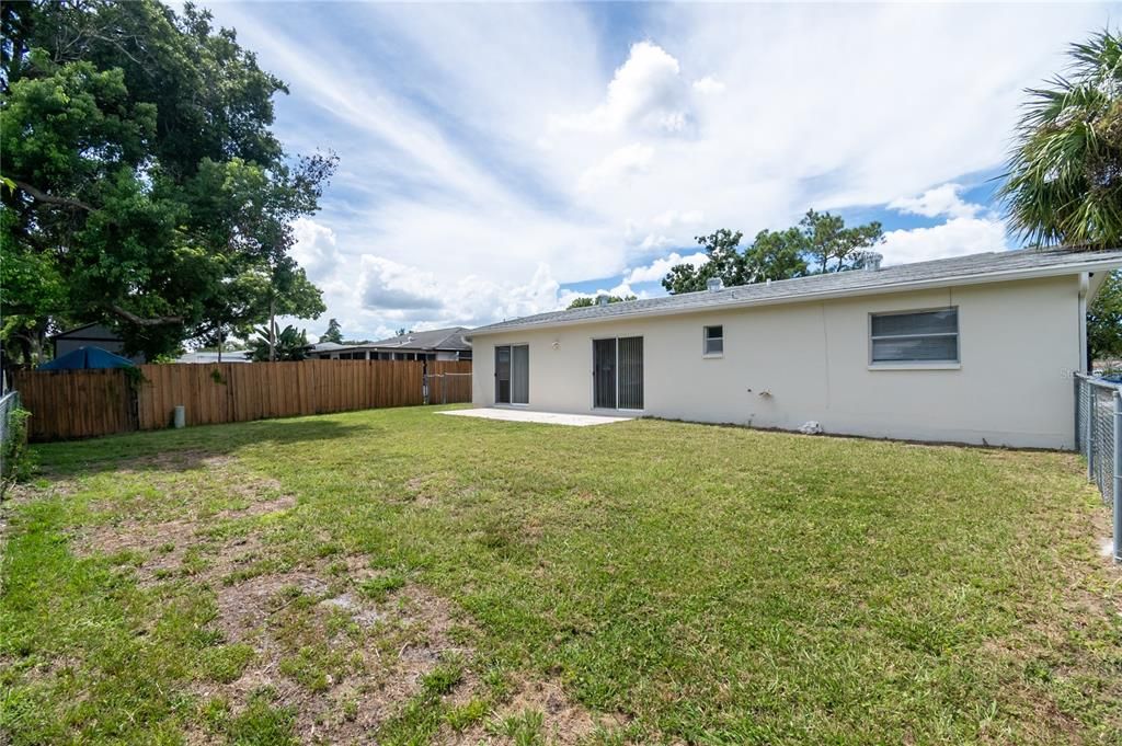 Activo con contrato: $210,000 (3 camas, 1 baños, 1386 Pies cuadrados)