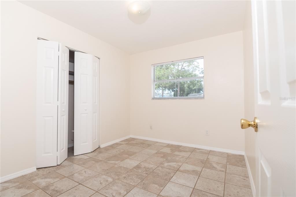 Activo con contrato: $210,000 (3 camas, 1 baños, 1386 Pies cuadrados)