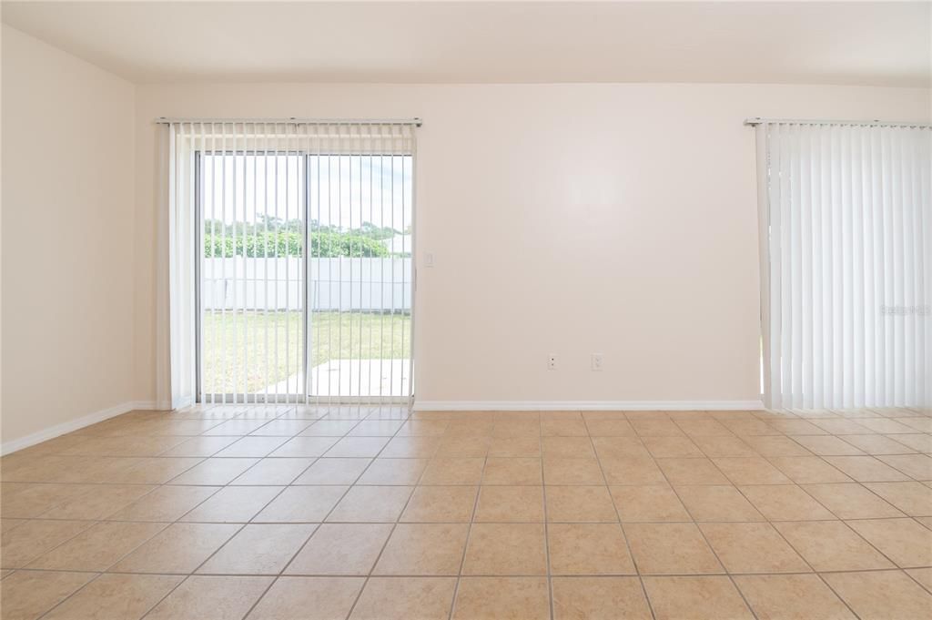 Activo con contrato: $210,000 (3 camas, 1 baños, 1386 Pies cuadrados)