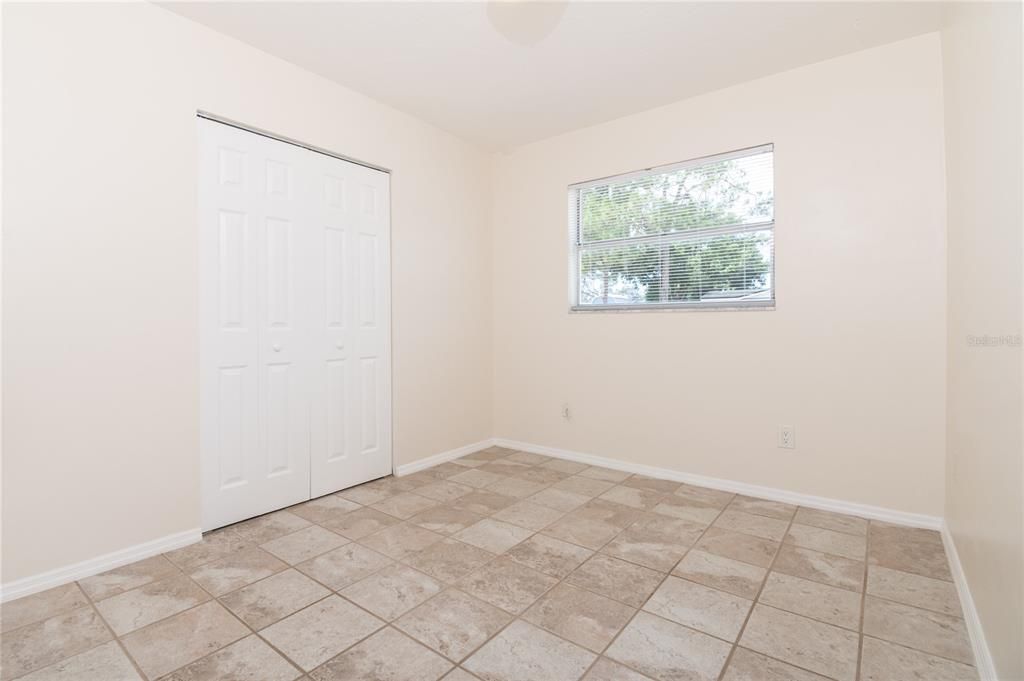 Activo con contrato: $210,000 (3 camas, 1 baños, 1386 Pies cuadrados)