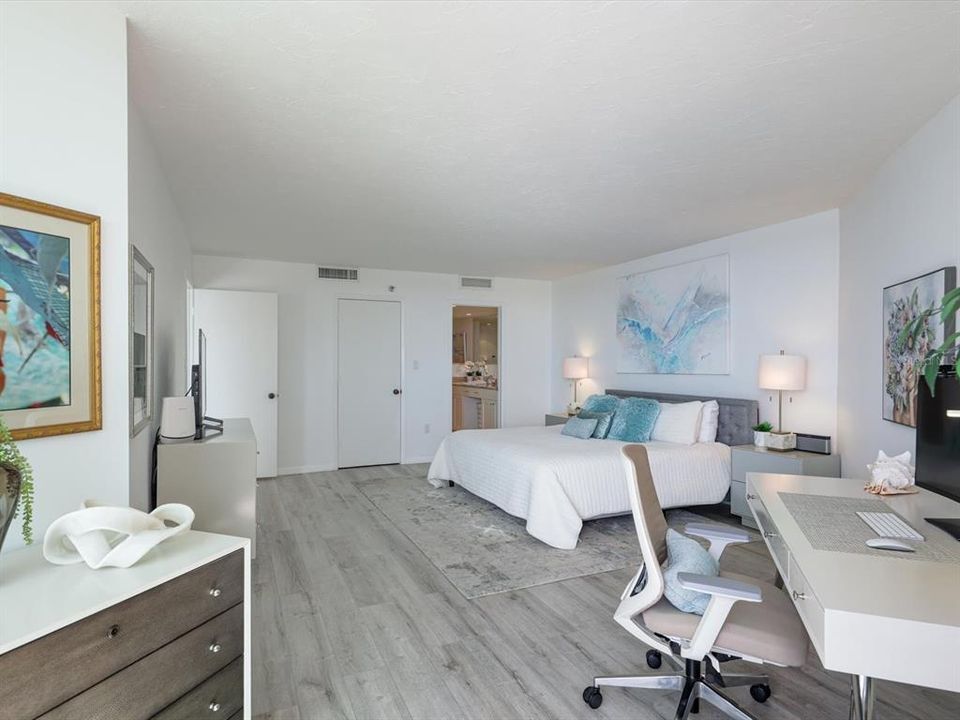 For Sale: $1,385,000 (2 beds, 2 baths, 1729 Square Feet)