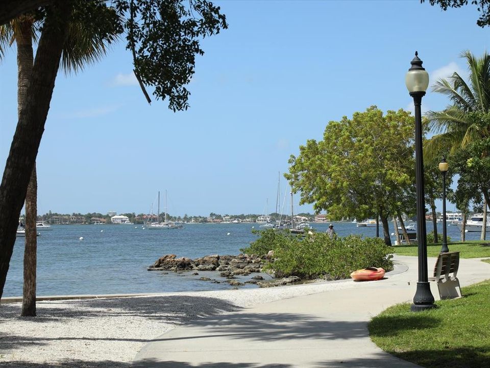 For Sale: $1,385,000 (2 beds, 2 baths, 1729 Square Feet)