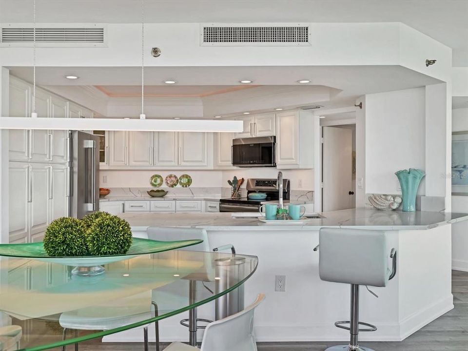 For Sale: $1,385,000 (2 beds, 2 baths, 1729 Square Feet)