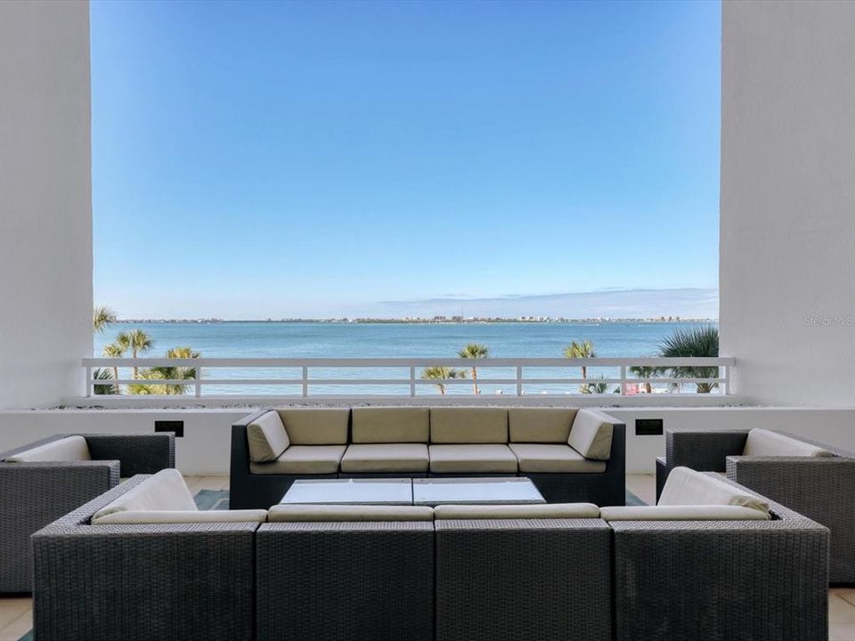 For Sale: $1,385,000 (2 beds, 2 baths, 1729 Square Feet)