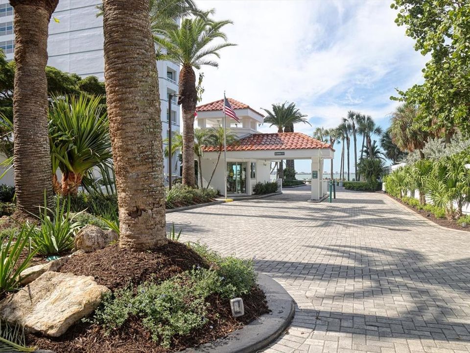 For Sale: $1,385,000 (2 beds, 2 baths, 1729 Square Feet)