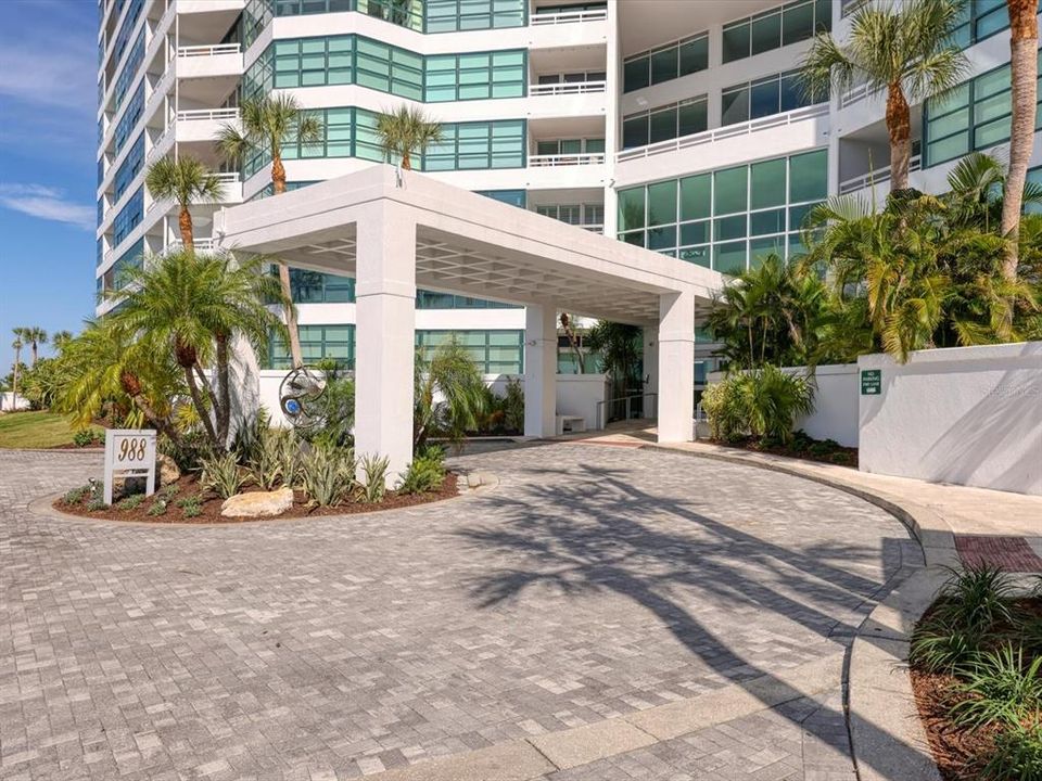 For Sale: $1,385,000 (2 beds, 2 baths, 1729 Square Feet)