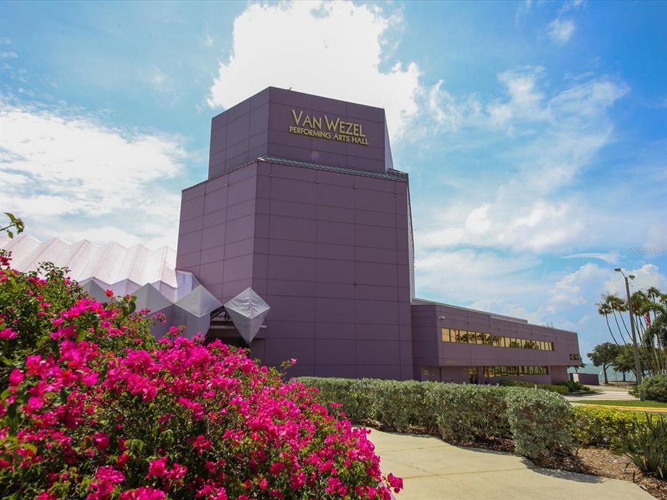 For Sale: $1,385,000 (2 beds, 2 baths, 1729 Square Feet)