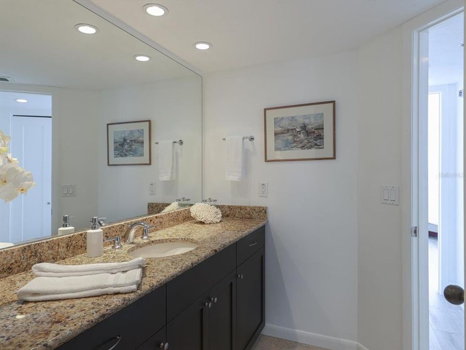 For Sale: $1,385,000 (2 beds, 2 baths, 1729 Square Feet)