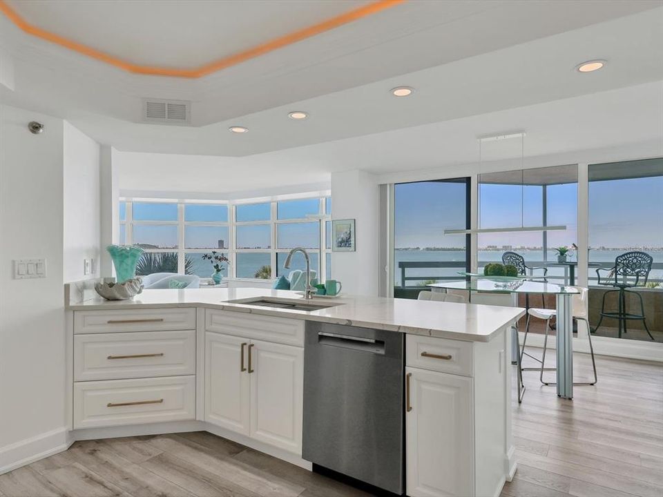 For Sale: $1,385,000 (2 beds, 2 baths, 1729 Square Feet)