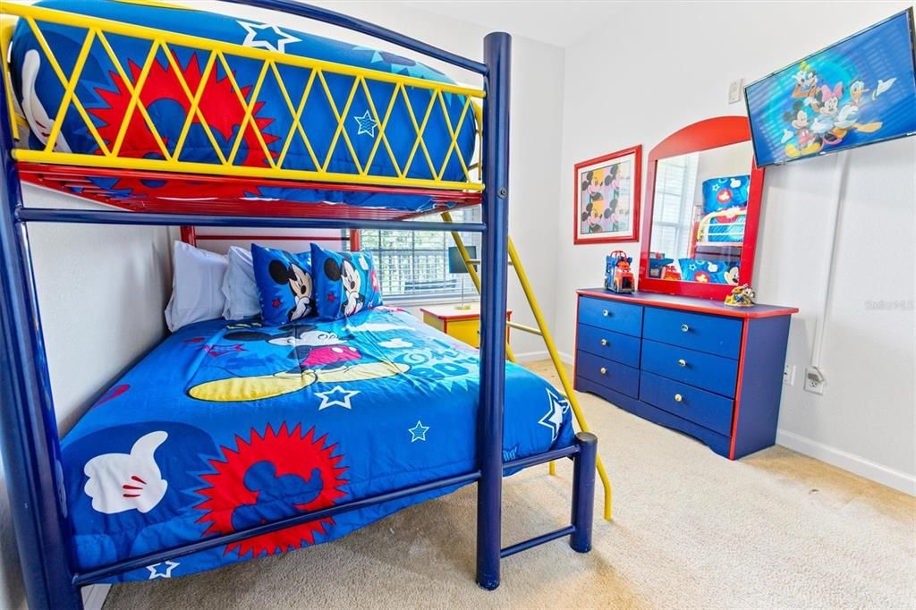 Под контрактом: $199,000 (3 спален, 2 ванн, 1402 Квадратных фут)