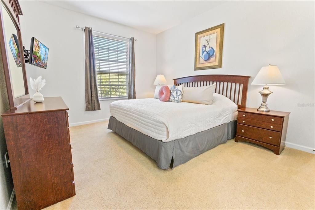 Под контрактом: $199,000 (3 спален, 2 ванн, 1402 Квадратных фут)