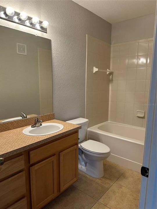 出租: $1,575 (2 贝兹, 2 浴室, 1045 平方英尺)