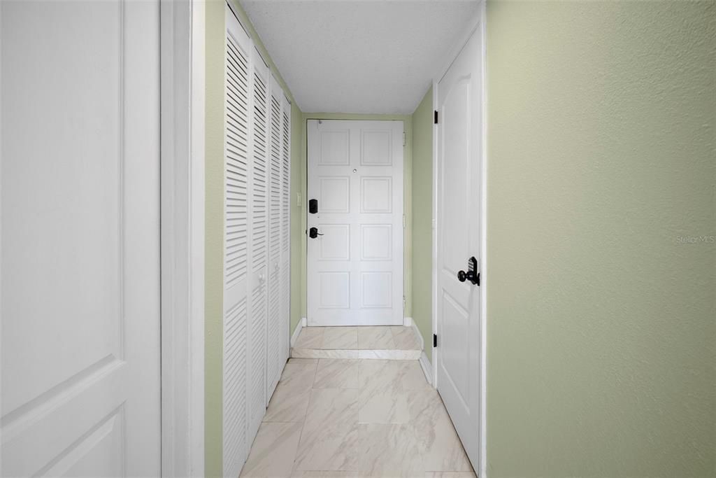 待售: $229,000 (2 贝兹, 2 浴室, 1123 平方英尺)