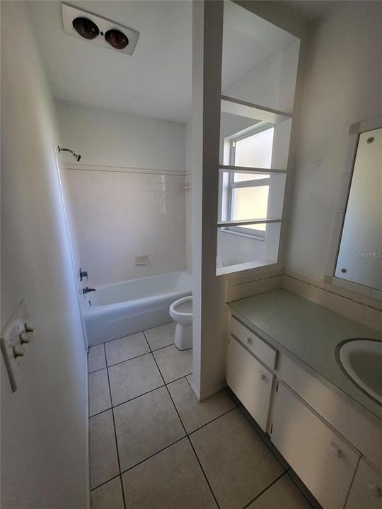 Active With Contract: $218,000 (2 beds, 2 baths, 1219 Square Feet)