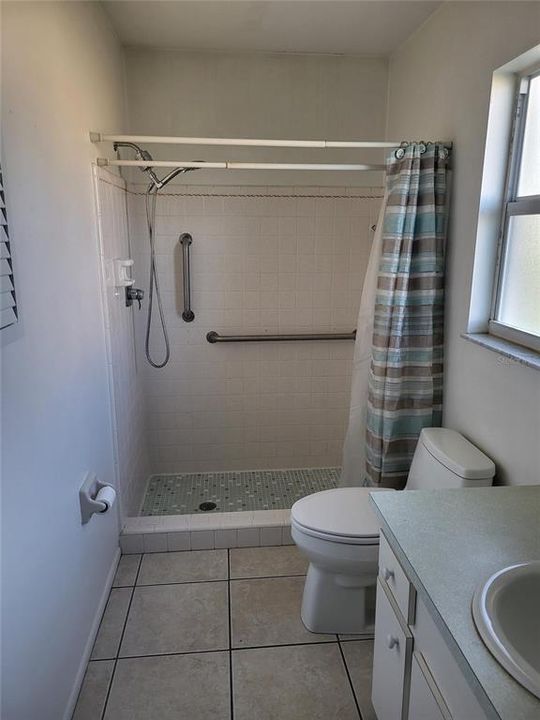 Active With Contract: $218,000 (2 beds, 2 baths, 1219 Square Feet)